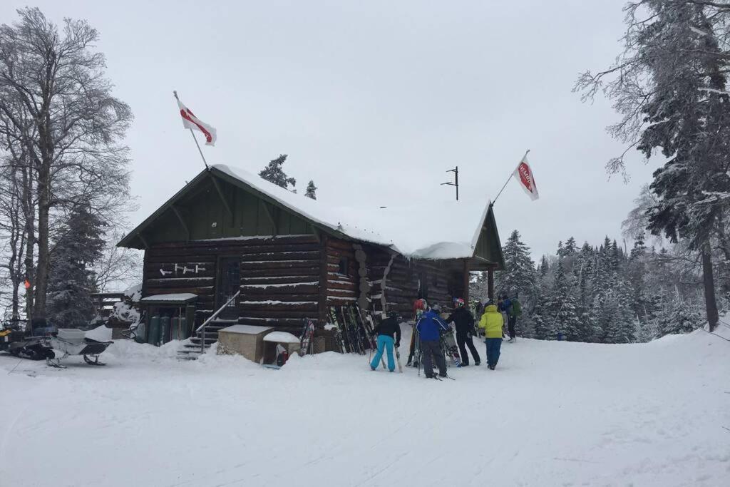 The Mountainside By Escapades Tremblant Daire Mont-Tremblant Dış mekan fotoğraf